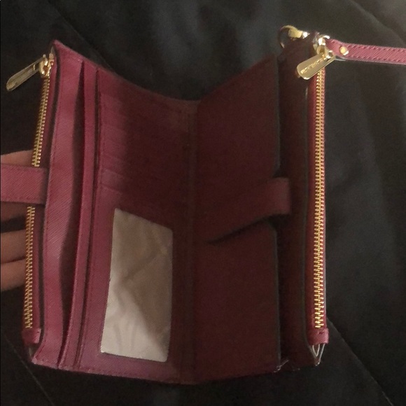 Michael kors wristlet/wallet - Picture 2 of 4